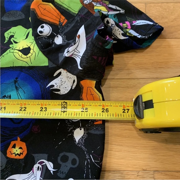 Disney Tim Burton’s The Nightmare Before Christmas Scrub Top 2XL Oogie Boogie - Picture 4 of 9